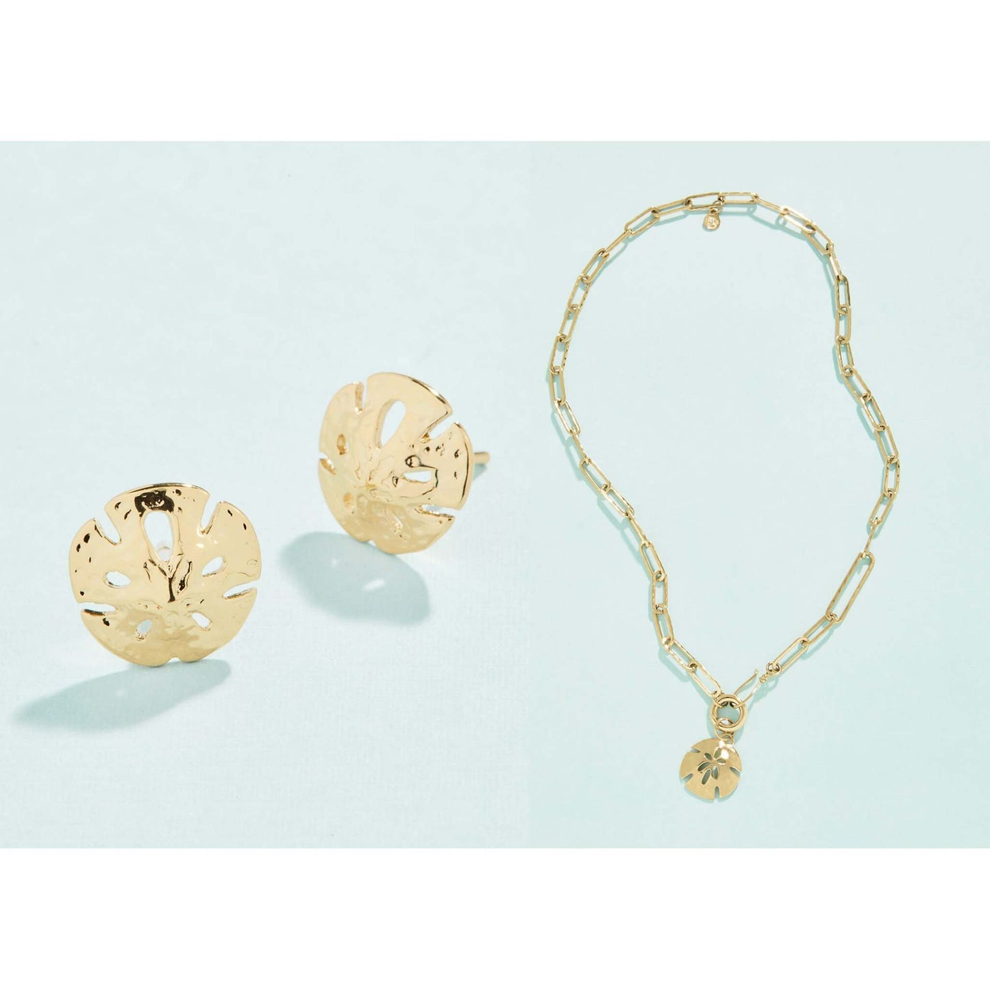 SPLASH SAND DOLLAR CHARM NECKLACE & EARRINGS