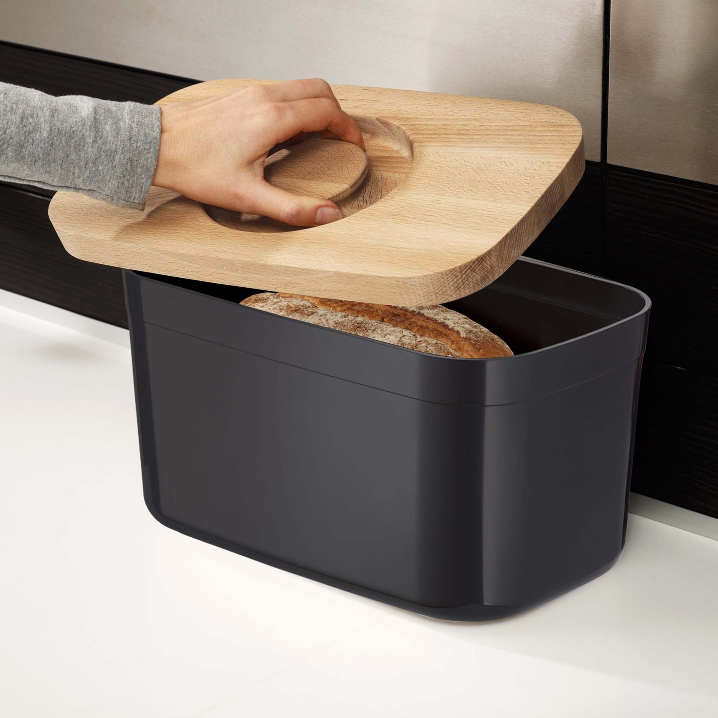 BREAD BIN W/ CUTTING BOARD LID