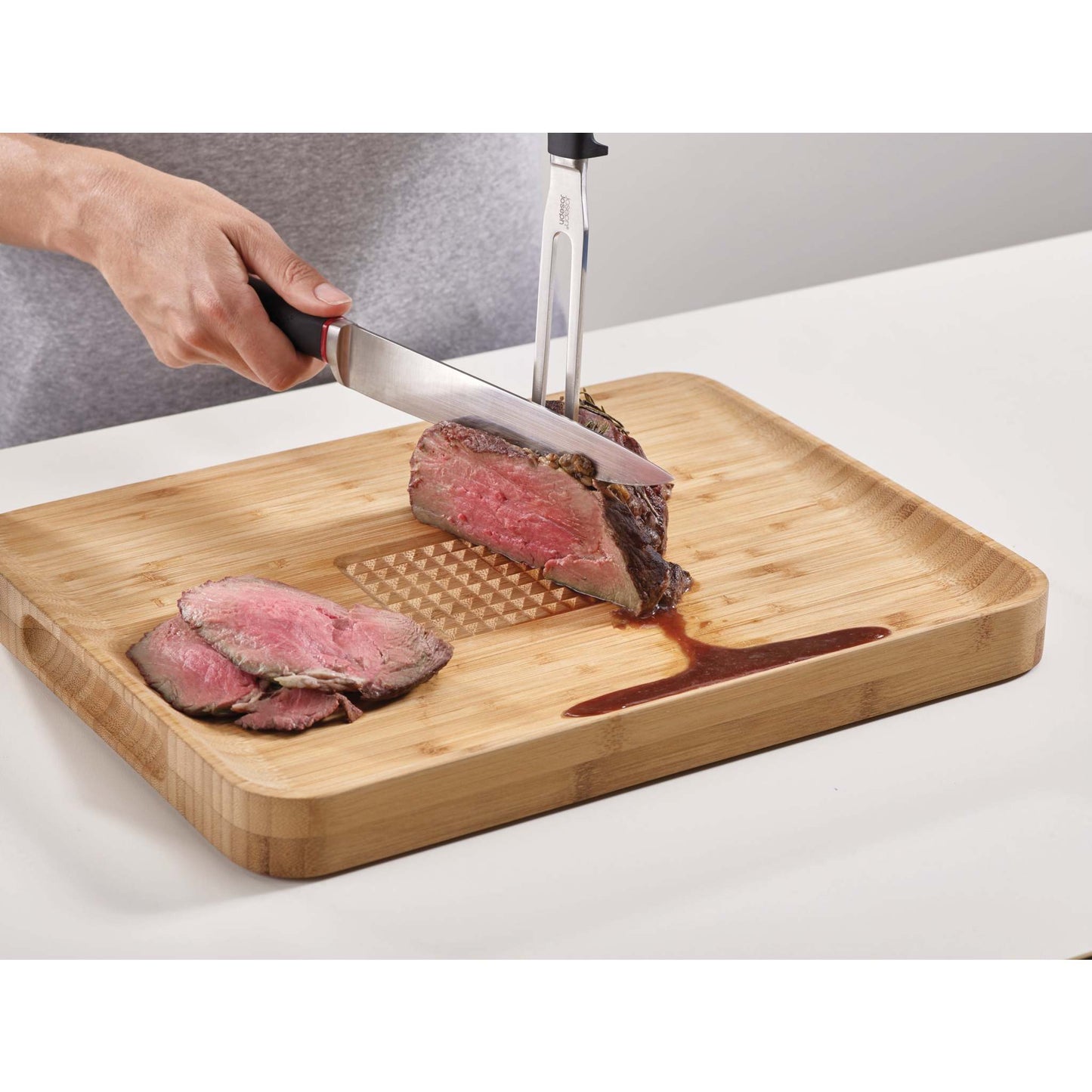 CUT & CARVE BAMBOO CUTTING BOARD