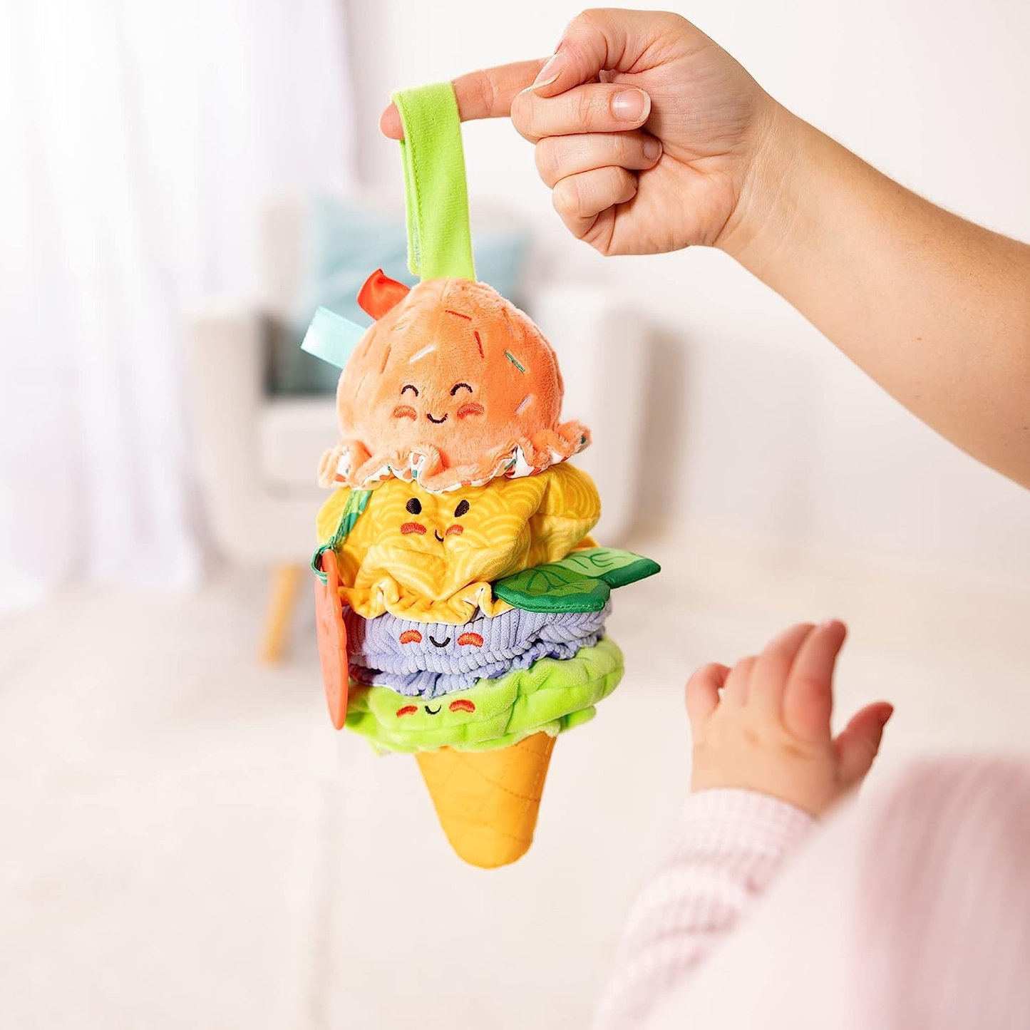 ICE CREAM TAKE-ALONG PULL TOY