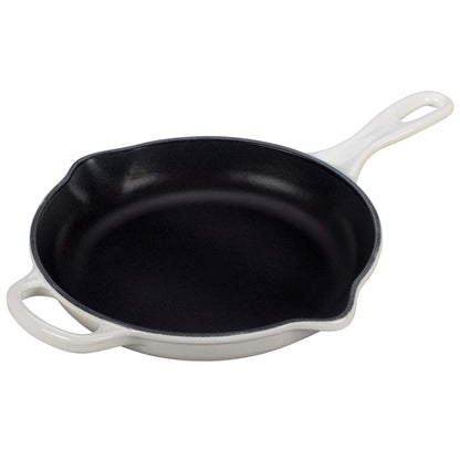 9" SIGNATURE CAST IRON SKILLET