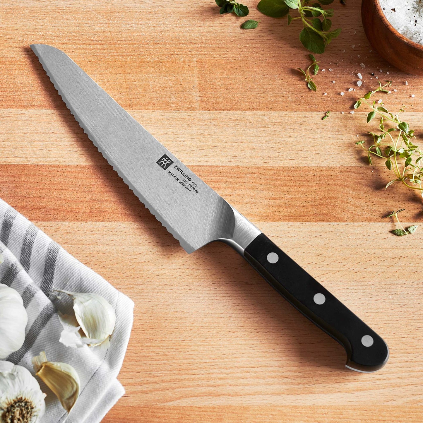 PRO 7" ULTIMATE BREAD KNIFE